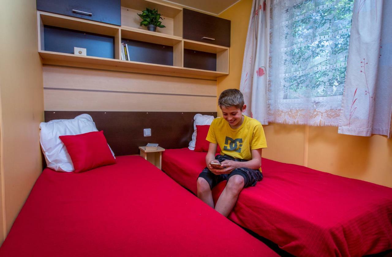 Camping Marina Plage Vitrolles  Exterior foto