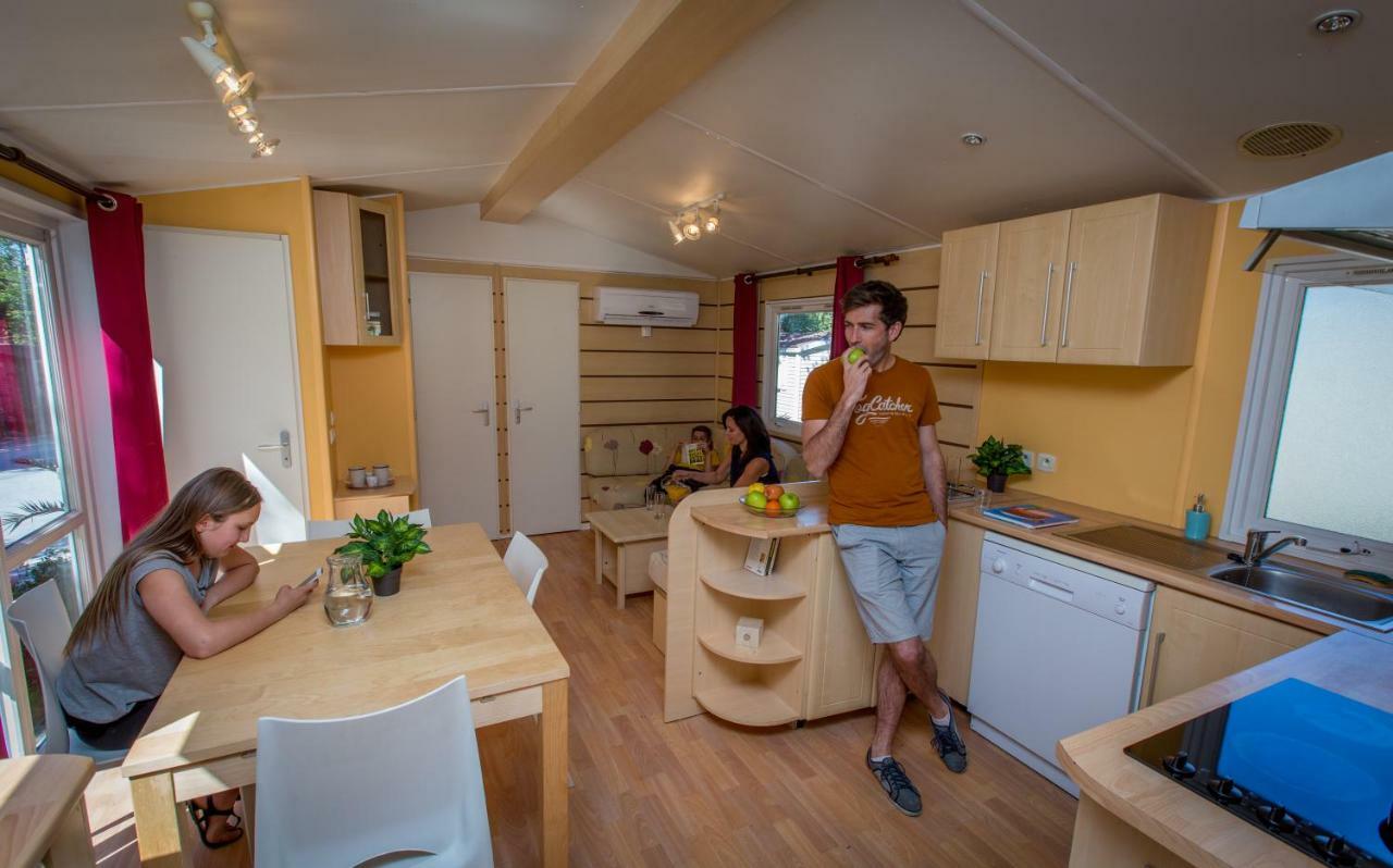 Camping Marina Plage Vitrolles  Exterior foto